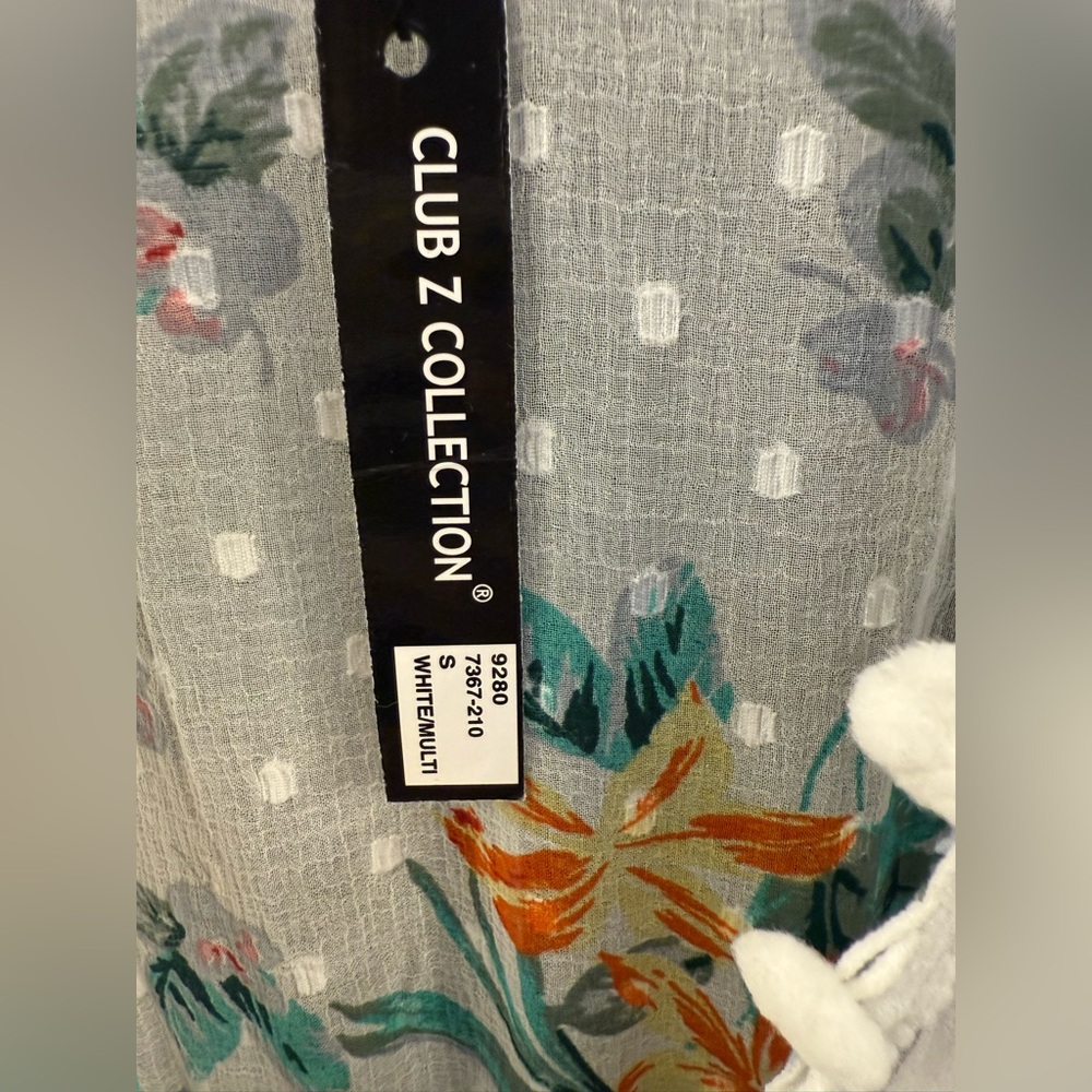 Club Z Collection Kimono-style cover up. Size Small - Picture 4 of 5